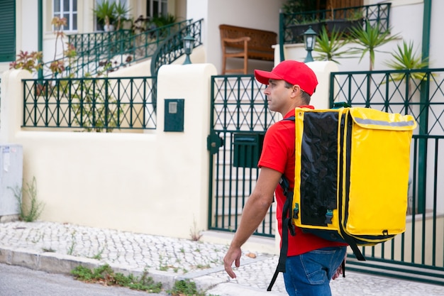 Launching Your Own Delivery Service: A Step-by-Step Guide